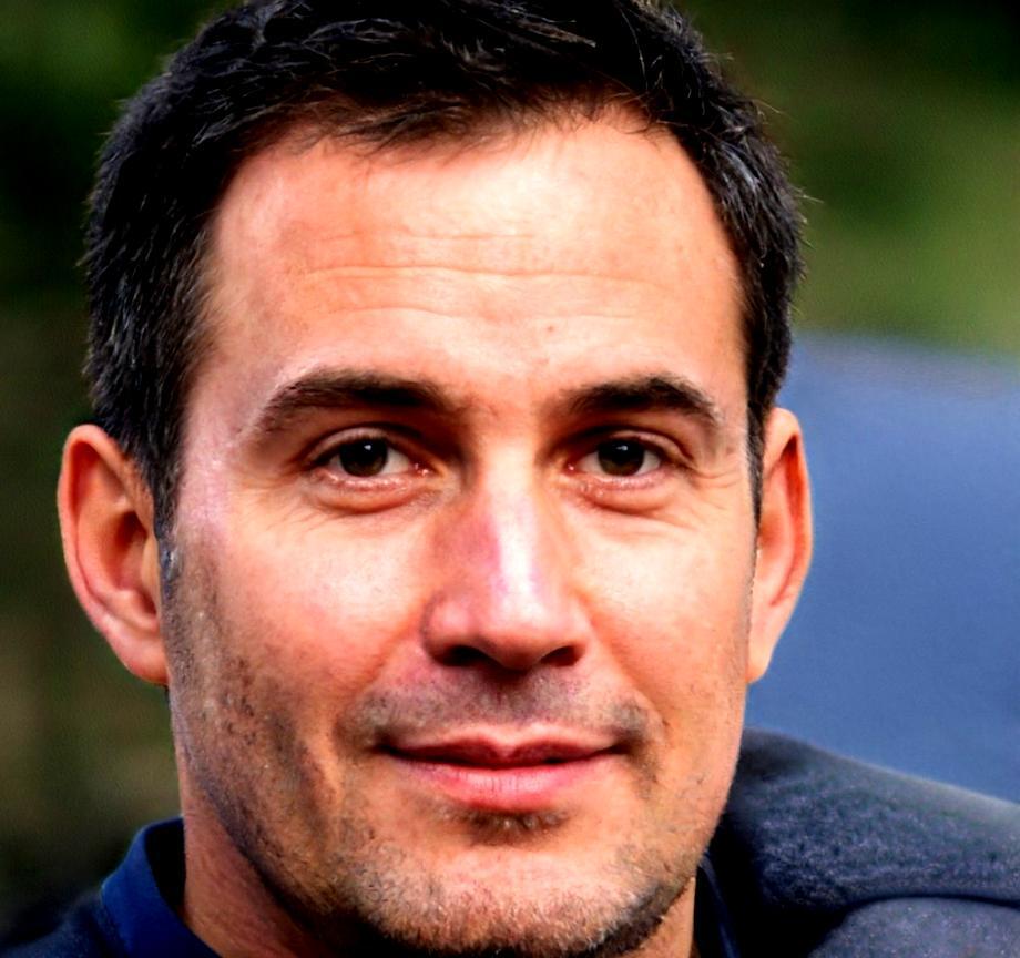 Retrato de Héctor Villanueva